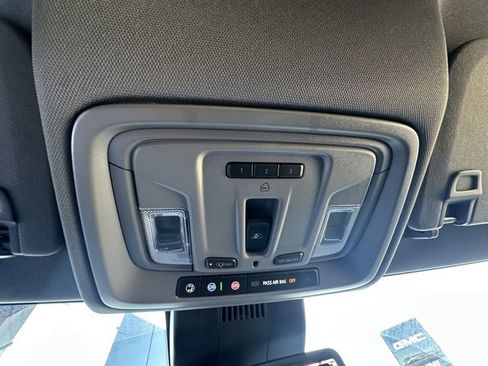 New 2026 GMC Sierra 1500 SLT image 21