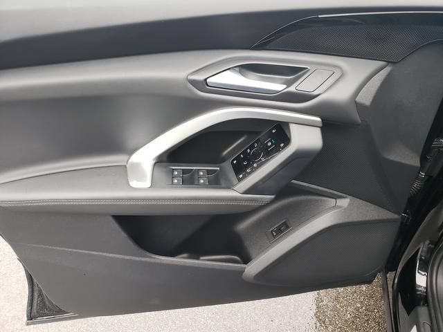 Used 2025 Audi Q5 Premium w/ Convenience Package AWD/4WD image 11