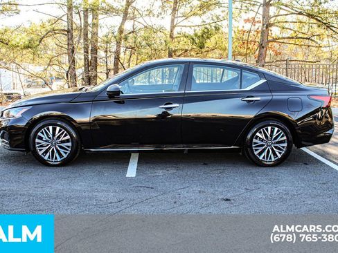 Used 2025 Nissan Altima 2.5 SV image 7