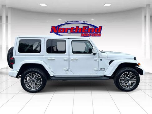 Used 2024 Jeep Wrangler High Altitude AWD/4WD image 2