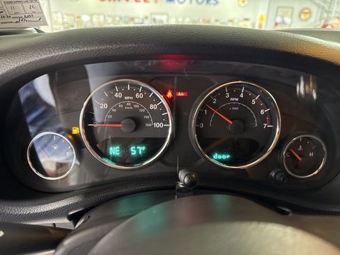 Used 2015 Jeep Wrangler Unlimited Sahara image 16