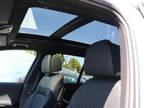 Used 2025 BMW X5 M60i image 19