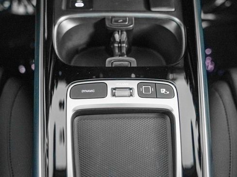 Certified 2025 Mercedes-Benz GLB 250 image 19