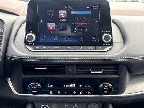 Used 2023 Nissan Rogue SV FWD image 31
