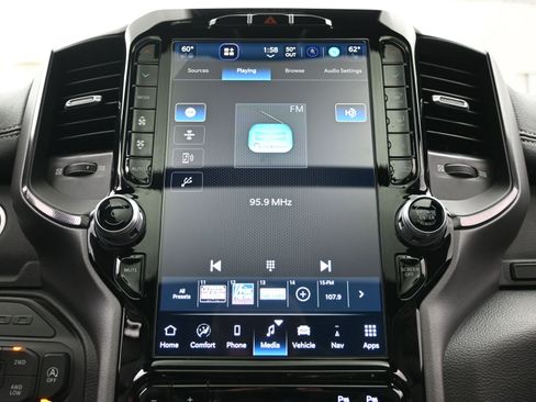 Used 2022 RAM 1500 Laramie w/ G/T Package image 34