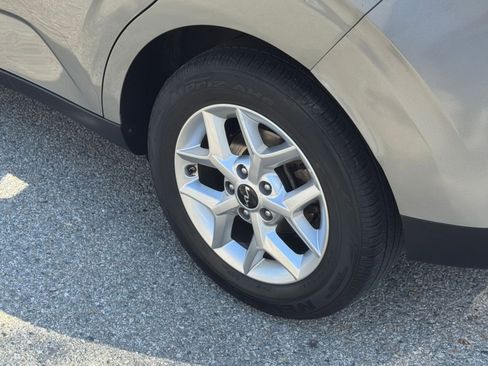 Used 2025 Kia Soul LX w/ LX Technology Package image 28