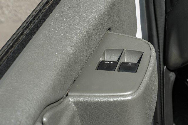Used 2020 Chevrolet Express 3500 w/ Driver Convenience Package RWD image 29