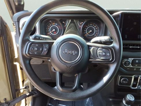 Used 2025 Jeep Gladiator Sport AWD/4WD image 30
