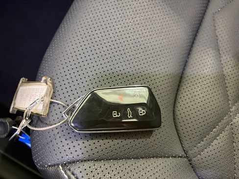 Used 2025 Volkswagen Atlas SE image 22