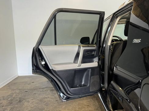 Used 2010 Toyota 4Runner Limited AWD/4WD image 22