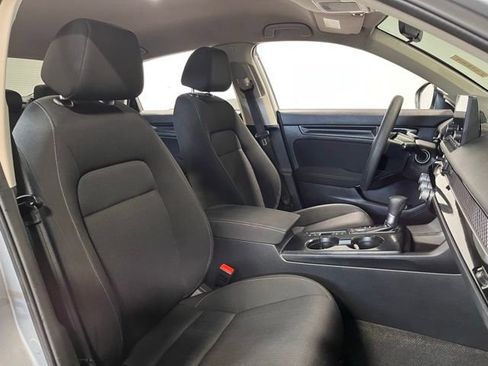 Used 2022 Honda Civic LX image 10