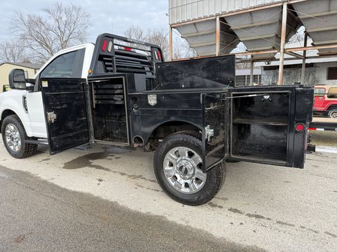 Used 2021 Ford F250 XL w/ Power Equipment Group image 4