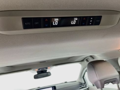 Used 2023 Toyota Sienna XLE AWD/4WD image 32
