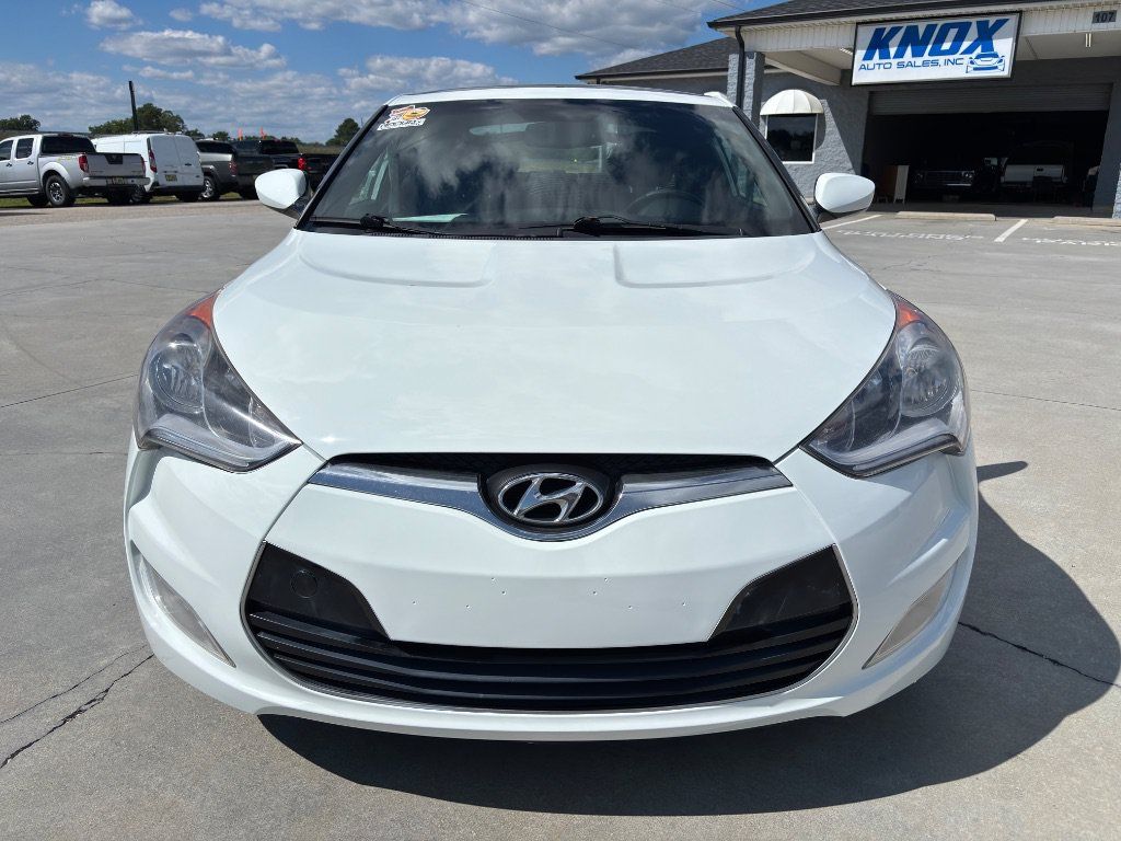 Used 2016 Hyundai Veloster w/ Option Group 02 FWD image 9