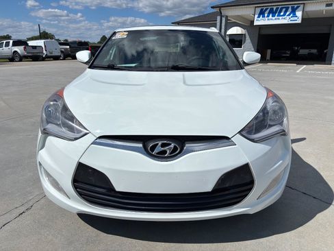 Used 2016 Hyundai Veloster w/ Option Group 02 FWD image 9