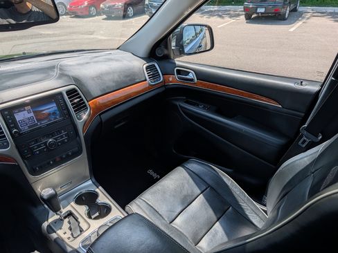 Used 2012 Jeep Grand Cherokee Overland AWD/4WD image 11
