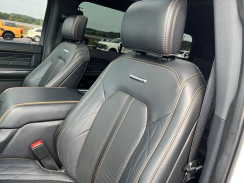 Used 2023 Ford Expedition Platinum AWD/4WD image 12