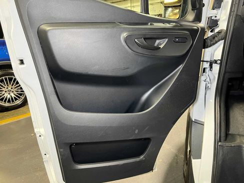 Used 2025 Mercedes-Benz Sprinter 2500 image 20