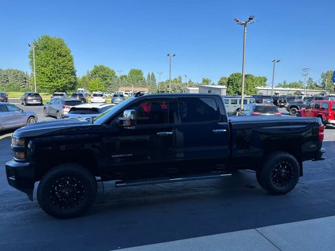 Used 2019 Chevrolet Silverado 2500 LTZ w/ Duramax Plus Package AWD/4WD image 11