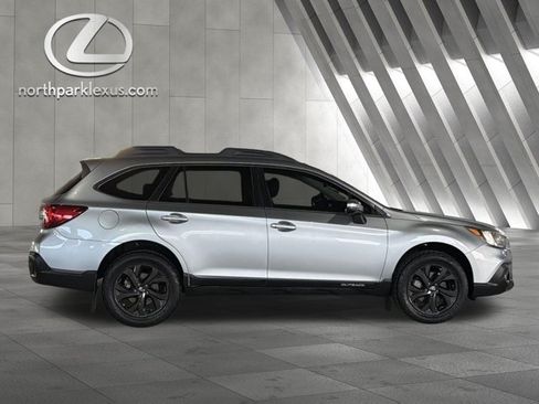 Used 2019 Subaru Outback 2.5i Limited AWD/4WD image 4