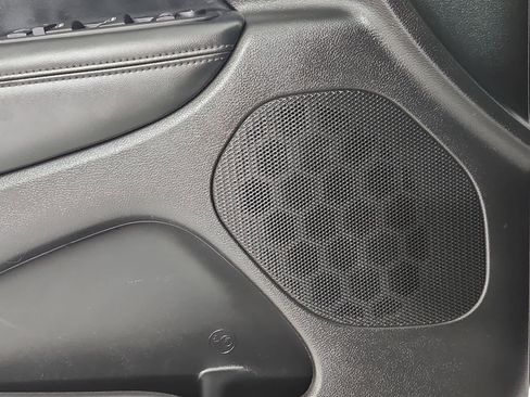 Used 2019 Jeep Grand Cherokee Laredo image 29