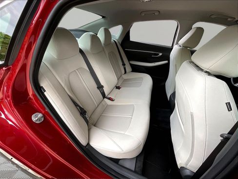 Used 2025 Hyundai Sonata SE FWD image 24