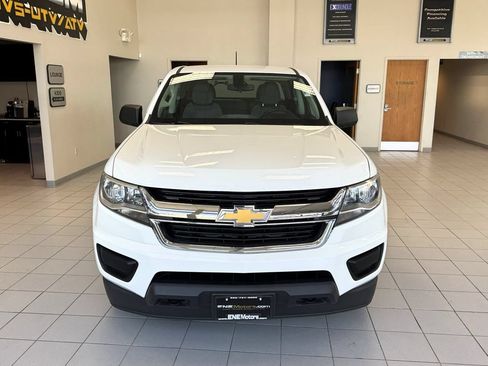 Used 2020 Chevrolet Colorado W/T AWD/4WD image 3