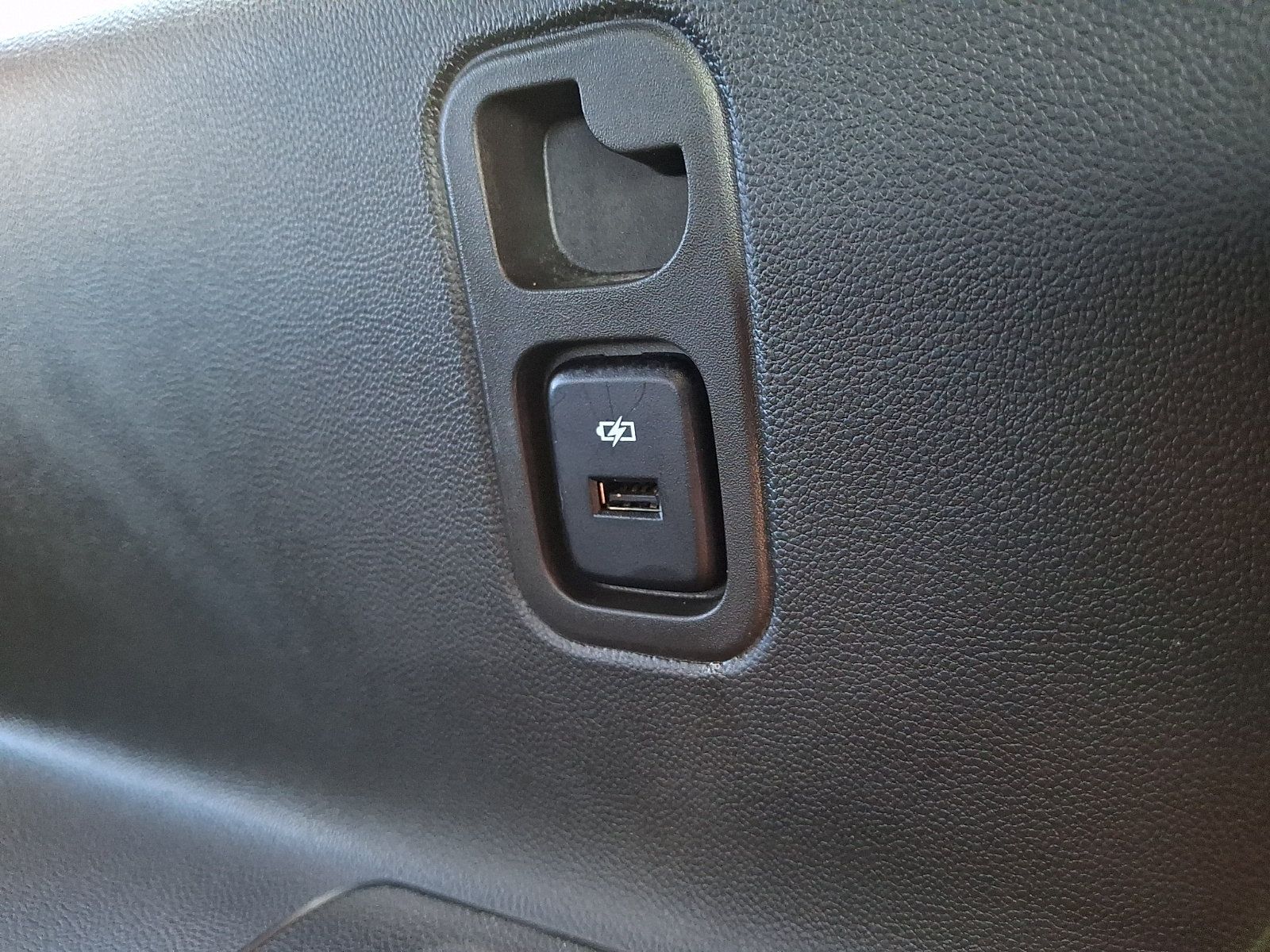 Used 2023 Chevrolet Traverse LT AWD/4WD image 11
