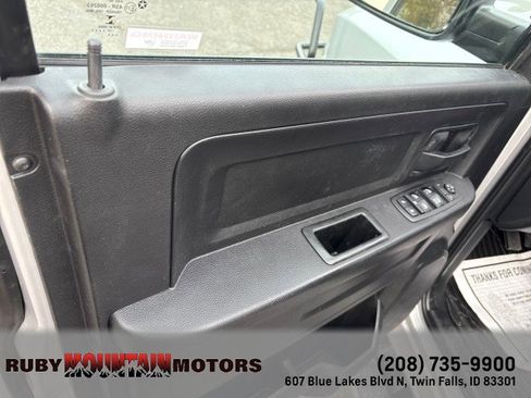 Used 2018 RAM 2500 Tradesman w/ Chrome Appearance Group image 9
