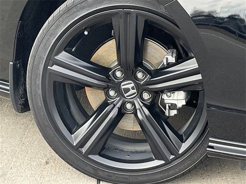 Certified 2025 Honda Accord Sport image 9