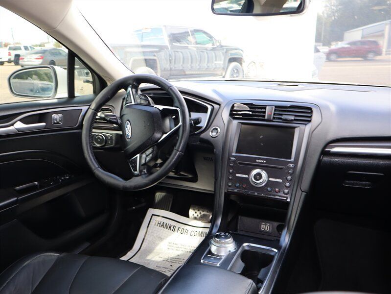Used 2020 Ford Fusion Titanium AWD/4WD image 11