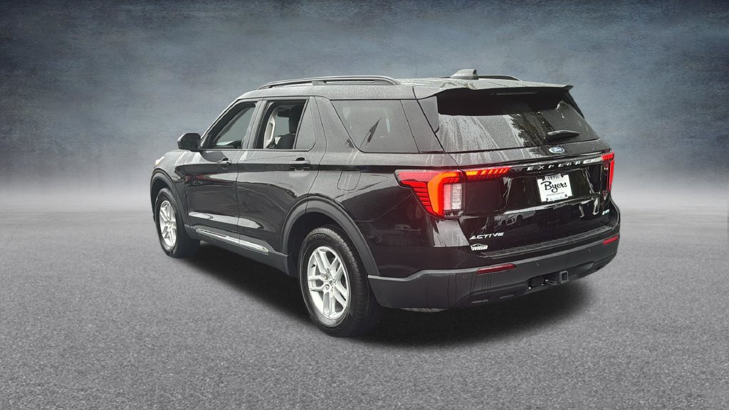 Used 2025 Ford Explorer Active AWD/4WD image 8