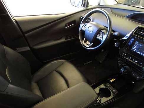 Used 2019 Toyota Prius XLE image 21