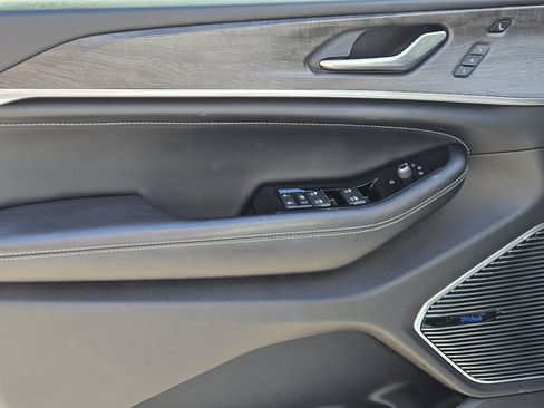 Used 2021 Jeep Grand Cherokee L Overland w/ Luxury Tech Group IV image 23