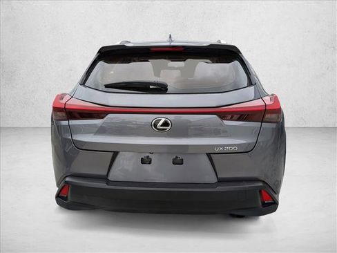 Used 2019 Lexus UX 200 image 7