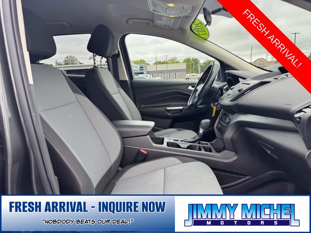 Used 2017 Ford Escape SE w/ SE Cold Weather Package FWD image 17
