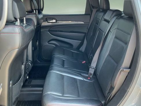 Used 2021 Jeep Grand Cherokee Trailhawk w/ Trailhawk Luxury Group AWD/4WD image 16