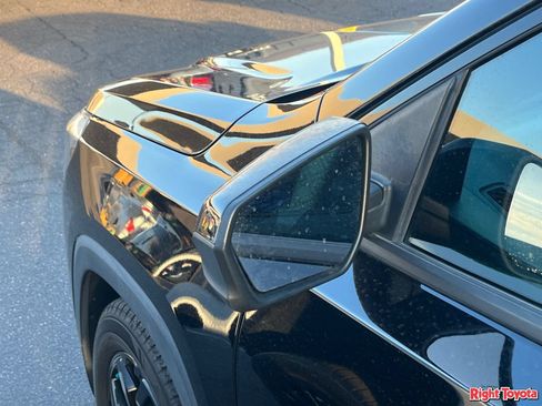 Used 2019 GMC Terrain SLE w/ Black Edition FWD image 9