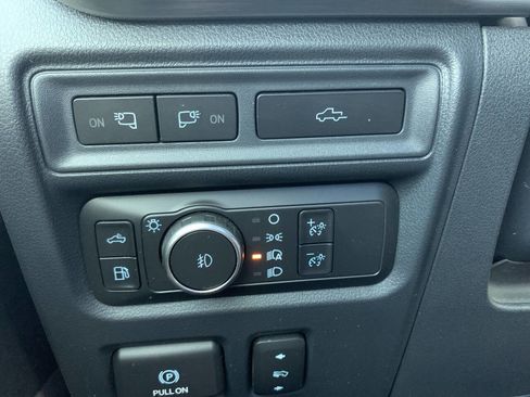 Used 2022 Ford F150 Lariat w/ Equipment Group 502A High image 6