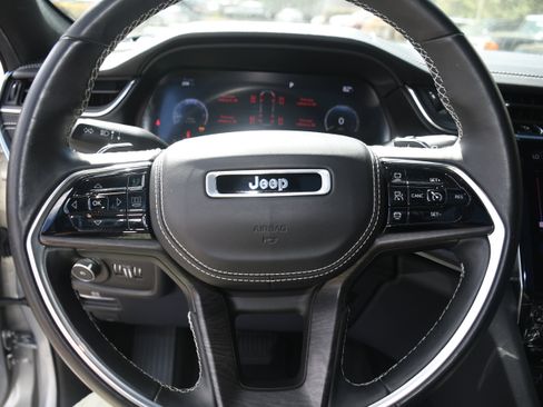 Used 2021 Jeep Grand Cherokee L Overland w/ Luxury Tech Group IV image 14