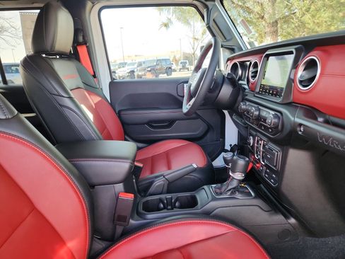 Used 2023 Jeep Wrangler Unlimited Rubicon 4xe image 19