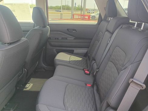 New 2026 Nissan Pathfinder SV image 27