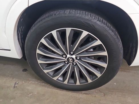 Used 2024 Hyundai Palisade Calligraphy image 6