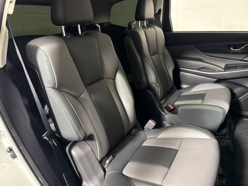 Used 2025 Subaru Ascent Onyx Edition image 12