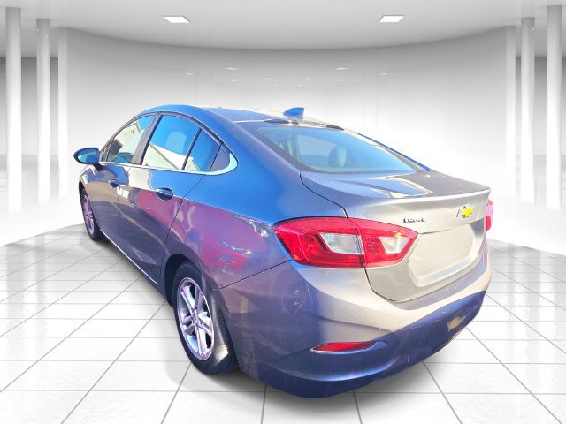 Used 2018 Chevrolet Cruze LT w/ Sun And Sound Package FWD image 3