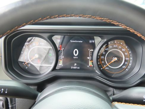 Used 2024 Jeep Gladiator Mojave AWD/4WD image 28