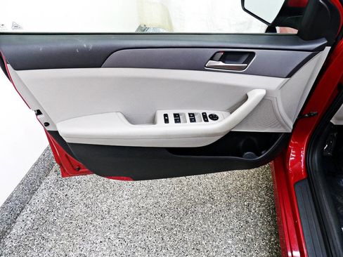 Used 2019 Hyundai Sonata SE w/ Cargo Package image 7