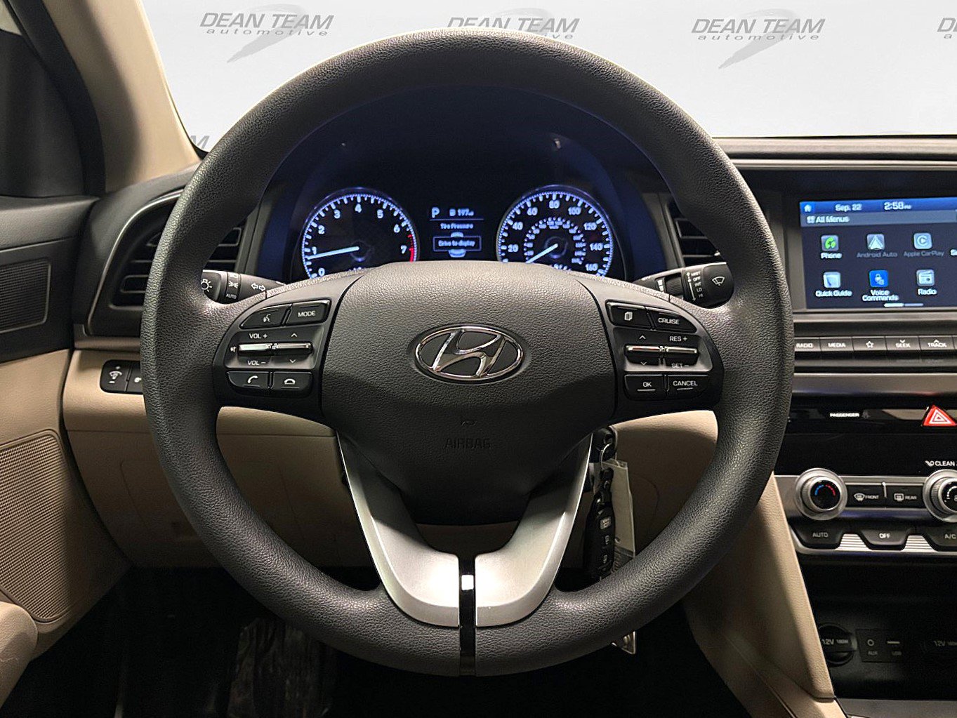 Used 2020 Hyundai Elantra SEL FWD image 32