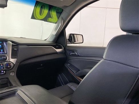 Used 2020 Chevrolet Suburban LT image 11