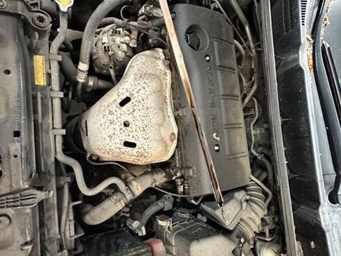 Used 2010 Pontiac Vibe w/ Preferred Package FWD image 45